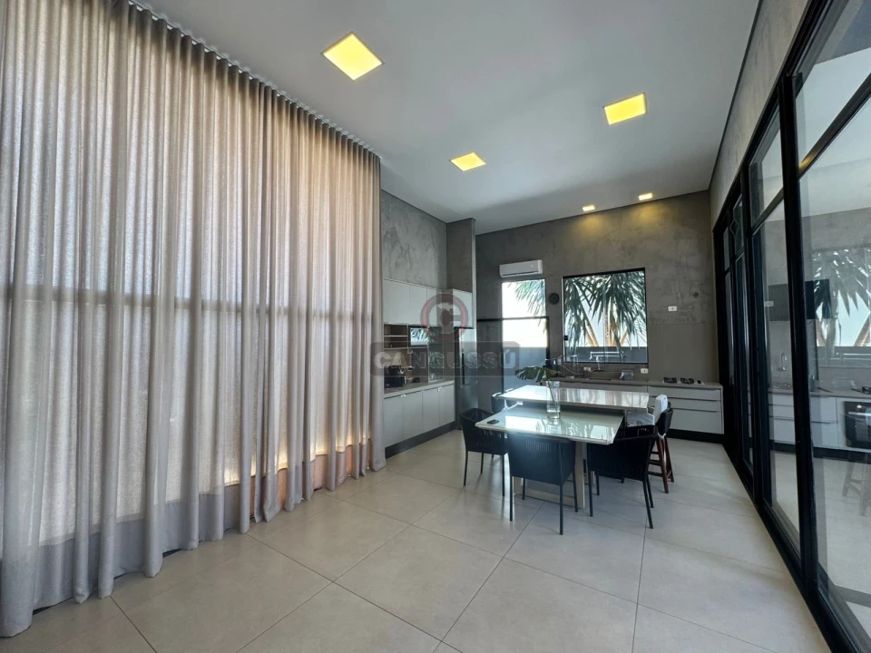 Imagens do imóveis Casa de Alto Padrão à Venda no Condomínio Sun Lake – 270m², Piscina e Ambientes Planejados!