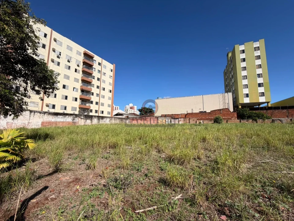 Imagens do imóveis Terreno Comercial de 480 m² à Venda Rua Rebouças  Excelente Localização