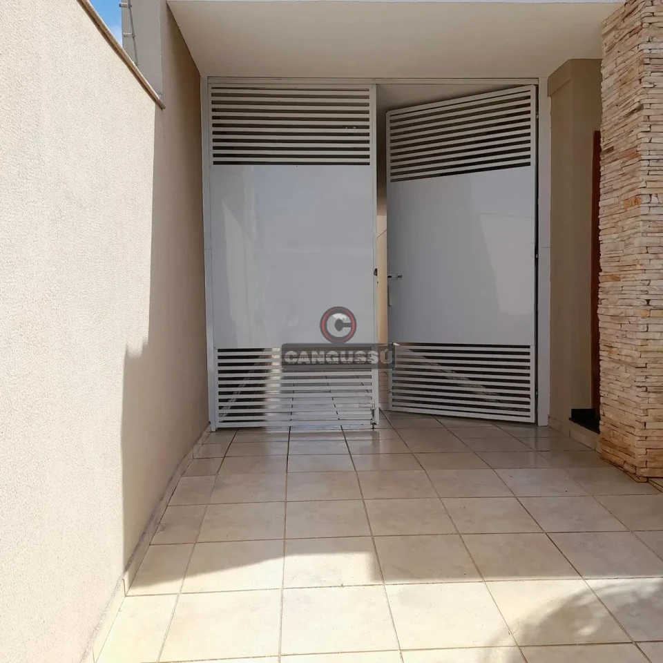 Imagens do imóveis Casa à Venda no Jardim San Remo | 200 m², 3 Quartos e Próxima ao Shopping Contour