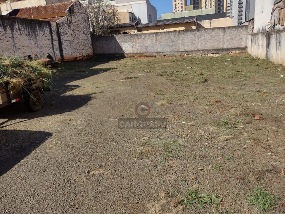 Imagens do imóveis Terreno para Locação – Estacionamento