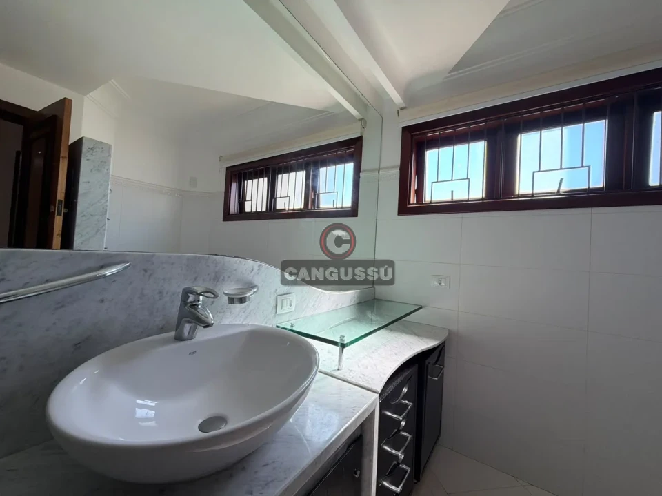 Imagens do imóveis Casa de Alto Padrão para Locação na Bela Suíça