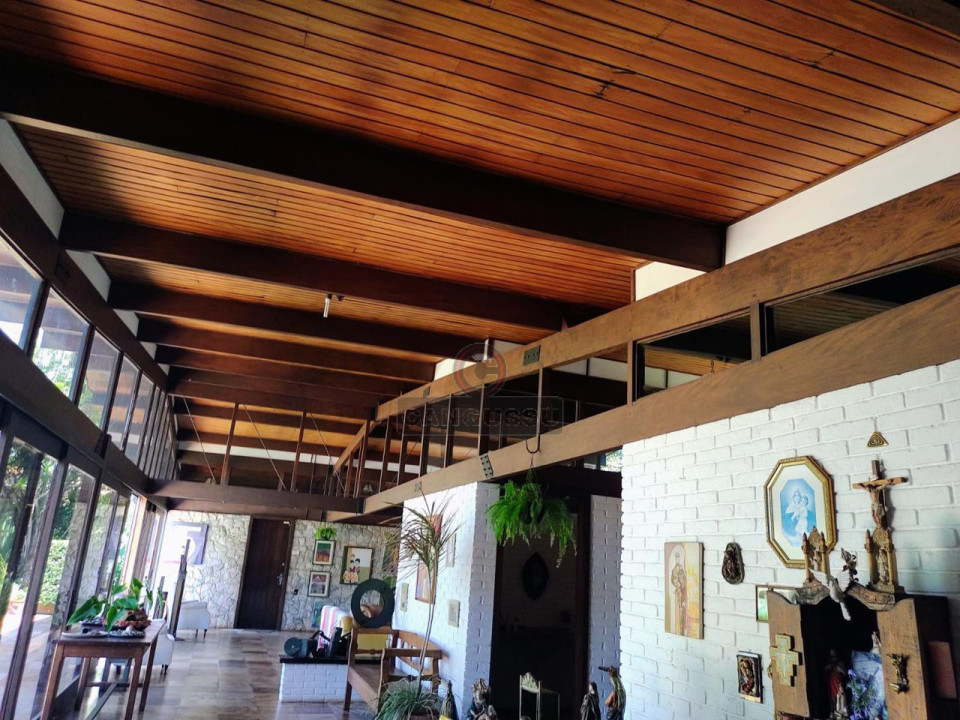 Imagens do imóveis Ampla Propriedade com Casa de Alto Padrão no Jardim Caravelle à venda