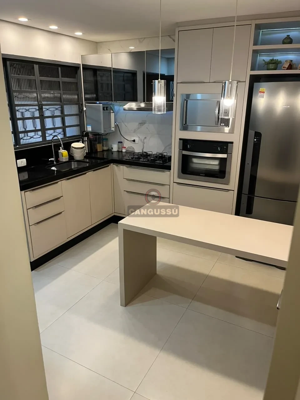 Imagens do imóveis Casa à Venda no Centro – 3 Dormitórios, Suíte e Planejados