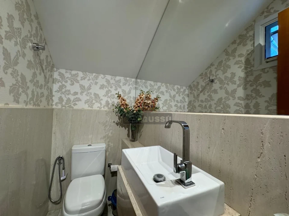 Imagens do imóveis Casa à venda 4 Quartos, 4 Suítes, 4 Vagas, 500M², Condomínio Sun Lake, Londrina - PR