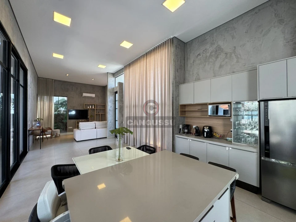 Imagens do imóveis Casa de Alto Padrão à Venda no Condomínio Sun Lake – 270m², Piscina e Ambientes Planejados!