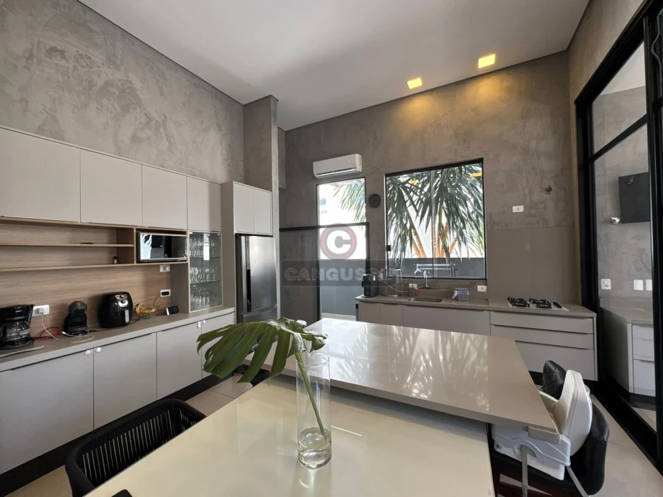 Imagens do imóveis Casa de Alto Padrão à Venda no Condomínio Sun Lake – 270m², Piscina e Ambientes Planejados!