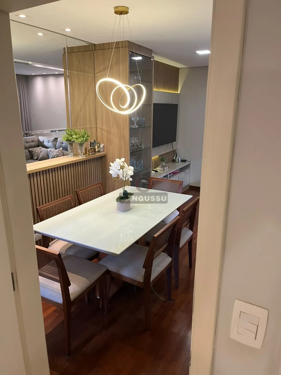 Imagens do imóveis Casa à Venda no Centro – 3 Dormitórios, Suíte e Planejados