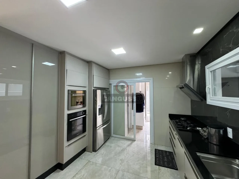 Imagens do imóveis Casa à venda 4 Quartos, 4 Suítes, 4 Vagas, 500M², Condomínio Sun Lake, Londrina - PR