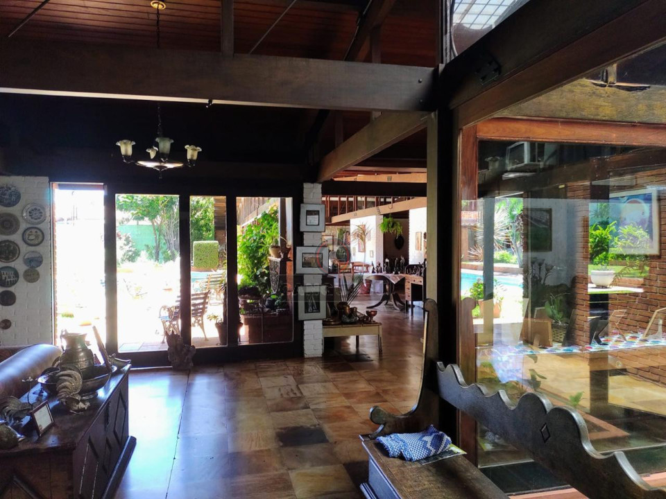 Imagens do imóveis Ampla Propriedade com Casa de Alto Padrão no Jardim Caravelle à venda