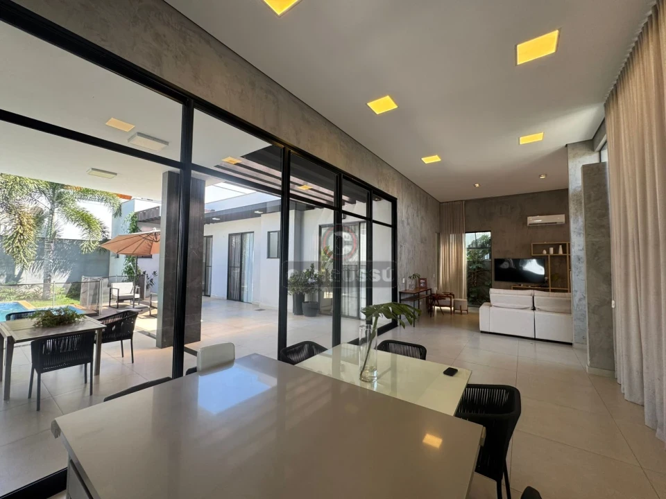Imagens do imóveis Casa de Alto Padrão à Venda no Condomínio Sun Lake – 270m², Piscina e Ambientes Planejados!