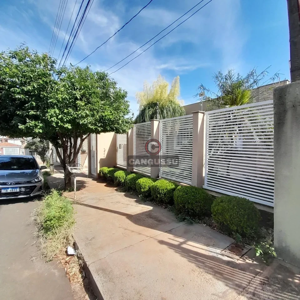 Imagens do imóveis Casa à Venda no Jardim San Remo | 200 m², 3 Quartos e Próxima ao Shopping Contour