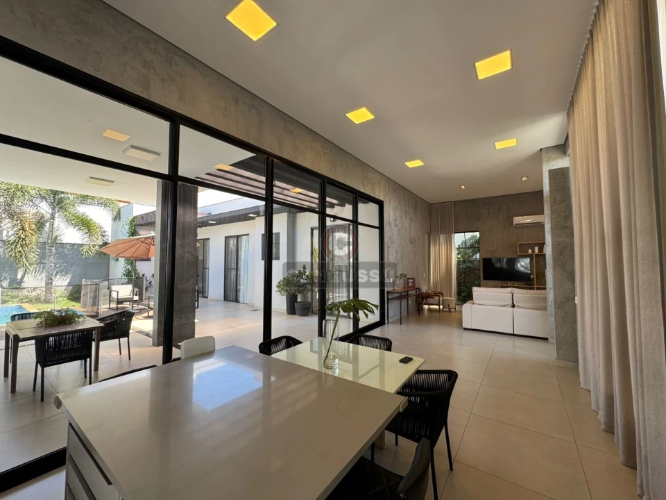 Imagens do imóveis Casa de Alto Padrão à Venda no Condomínio Sun Lake – 270m², Piscina e Ambientes Planejados!