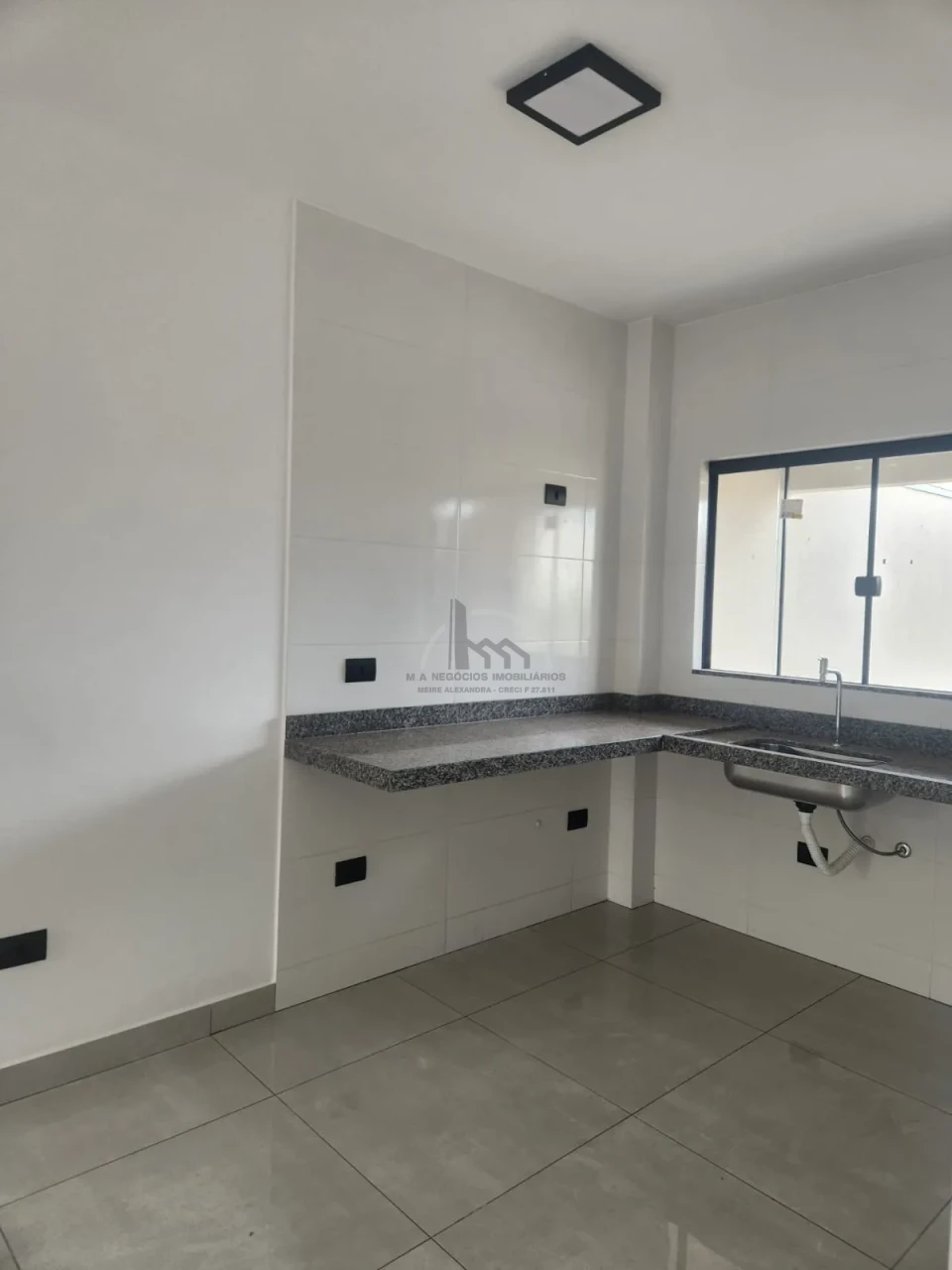 Imagens do imóveis Casa nova geminada à venda em Londrina