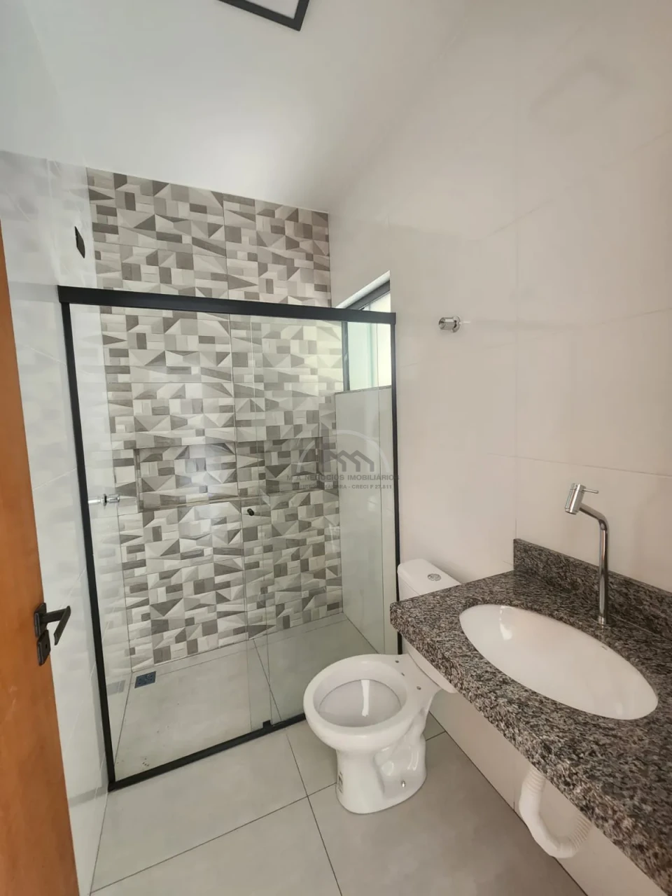 Imagens do imóveis Casa nova geminada à venda em Londrina