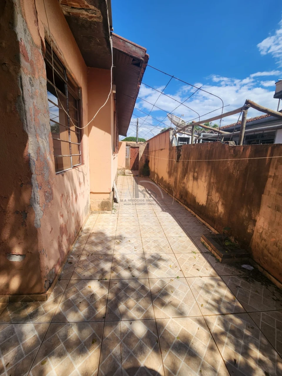 Imagens do imóveis CASA À VENDA NA ZONA LESTE DE LONDRINA