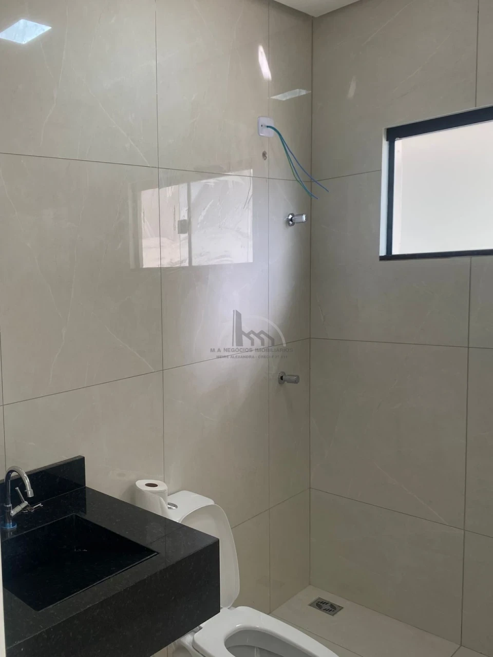 Imagens do imóveis CASA NOVA À VENDA NO JARDIM DOS ESTADOS, ZONA NORTE LONDRINA