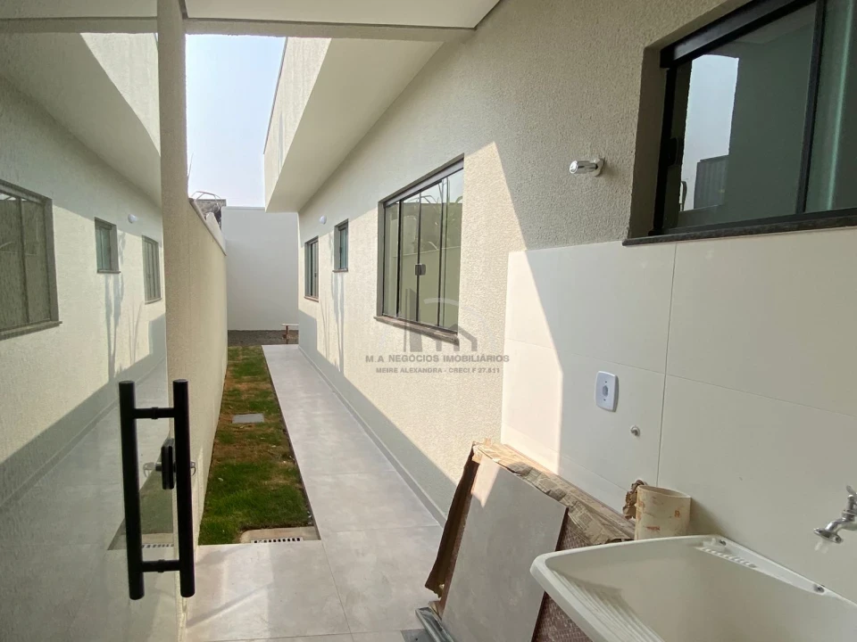 Imagens do imóveis CASA NOVA À VENDA NO JARDIM DOS ESTADOS, ZONA NORTE LONDRINA