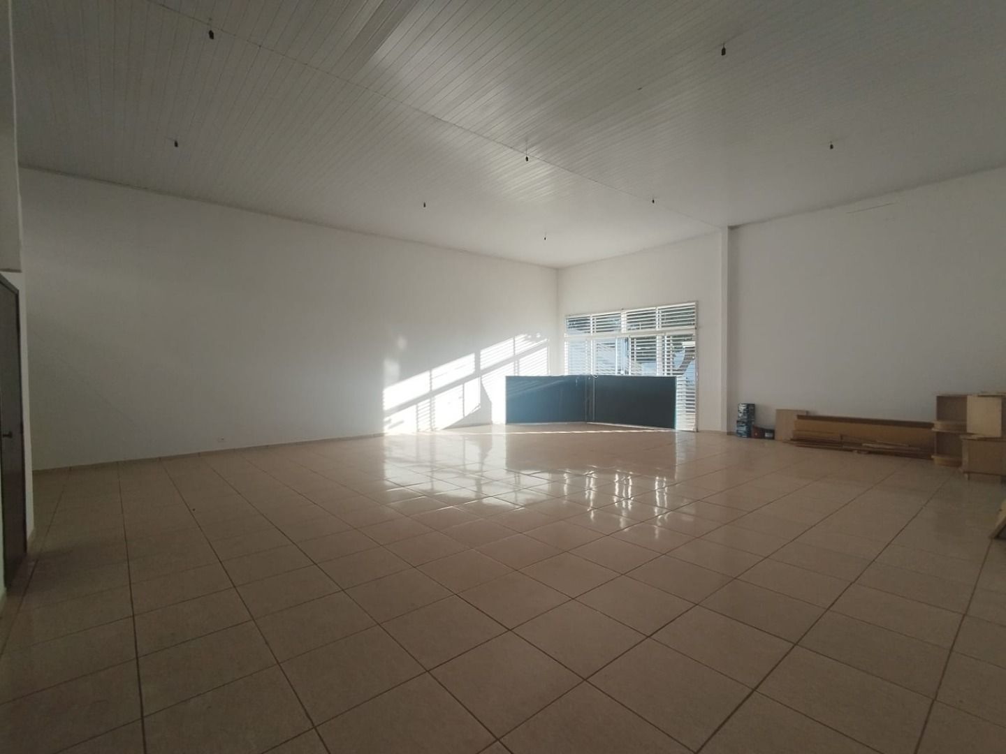 Comercial Universitário