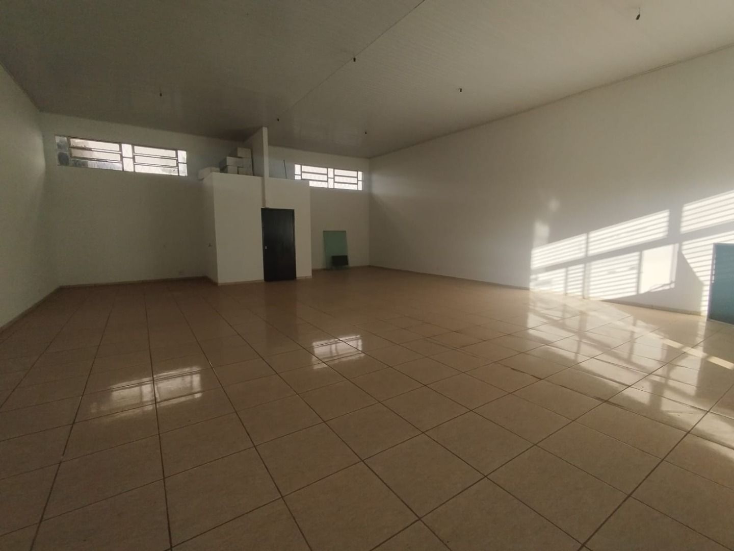 Comercial Universitário