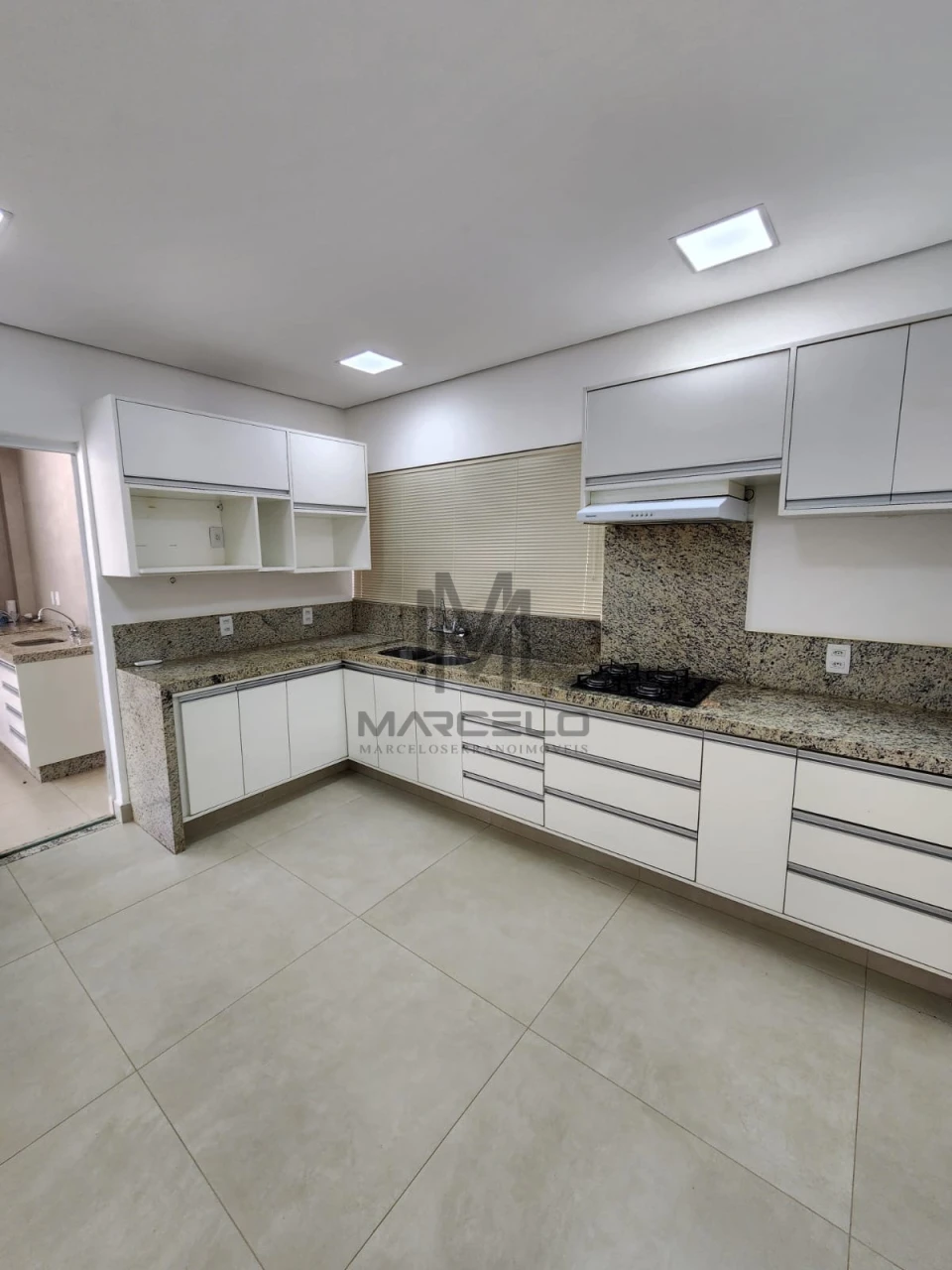 Imagens do imóveis Casa Em Condomínio À Venda Condomínio Royal Forest Londrina