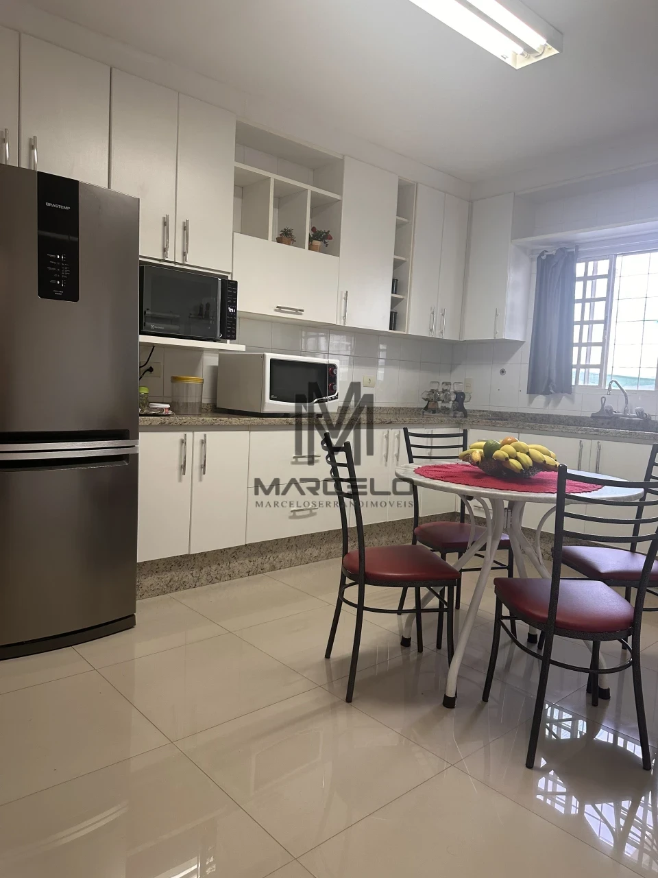 Imagens do imóveis Sobre comercial à venda com 485m2 útil.