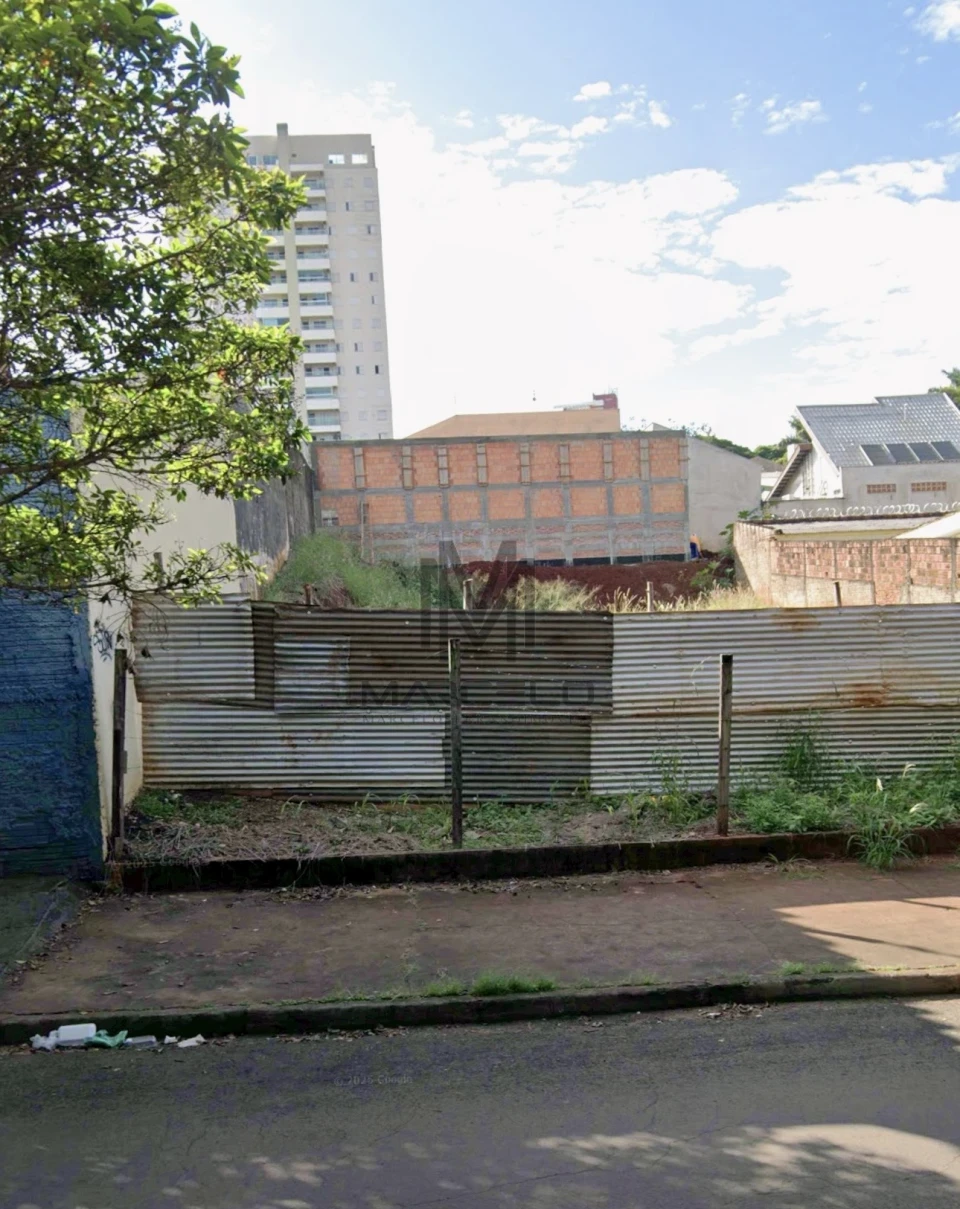 Imagens do imóveis Terreno à Venda - apenas a uma quadra da gleba