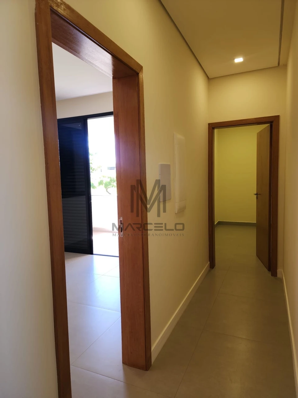 Imagens do imóveis Casa Em Condomínio À Venda Condomínio Parque Tauá Araçari Londrina