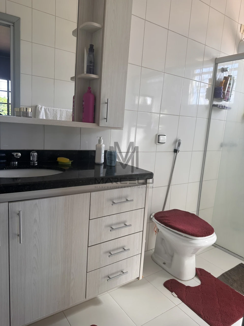 Imagens do imóveis Sobre comercial à venda com 485m2 útil.