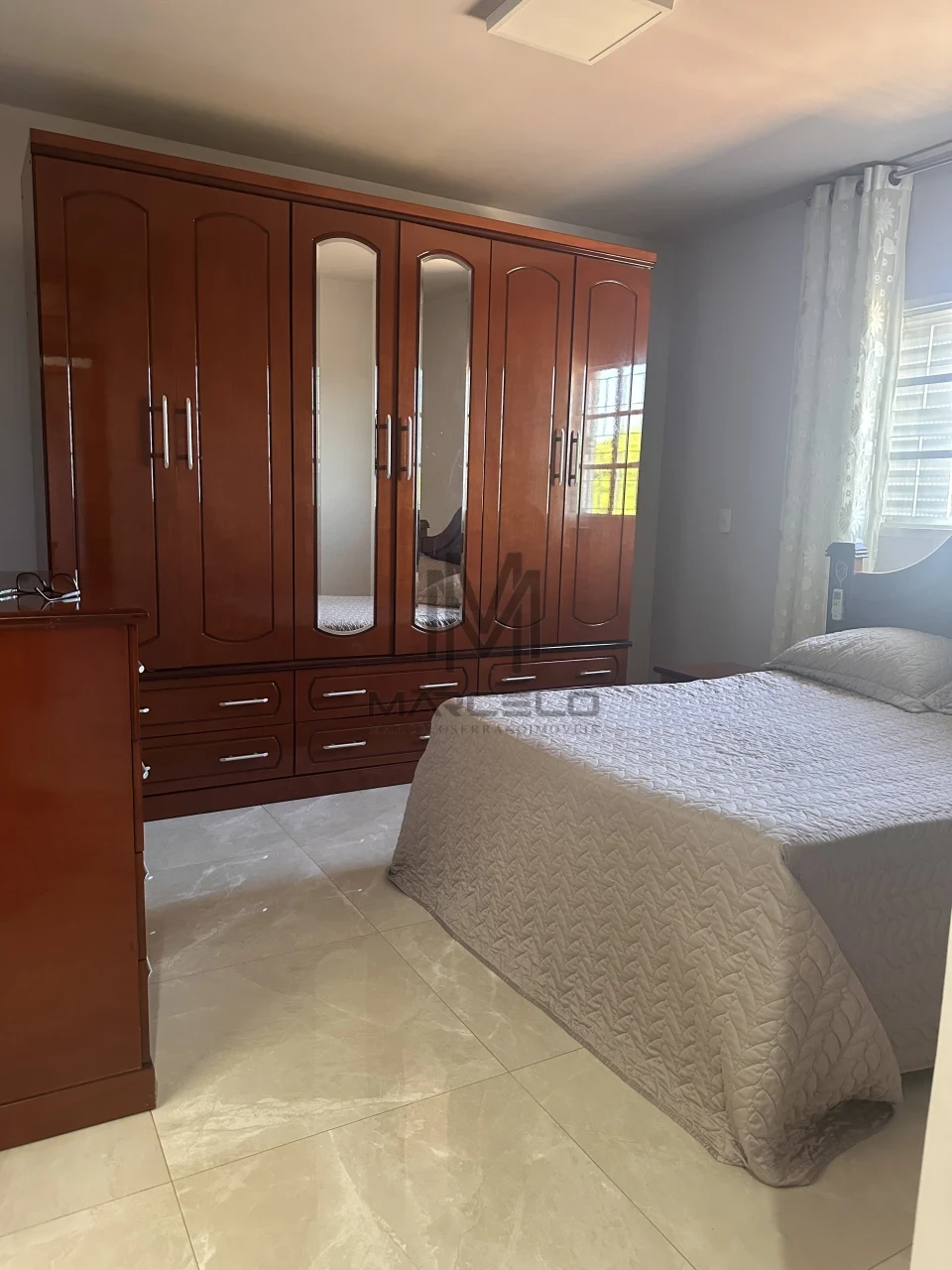Imagens do imóveis Sobre comercial à venda com 485m2 útil.