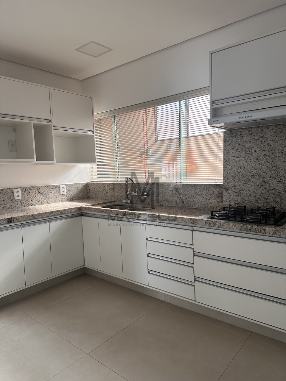 Imagens do imóveis Casa Em Condomínio Á Venda Condomínio Royal Forest Londrina