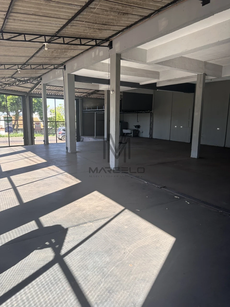Imagens do imóveis Sobre comercial à venda com 485m2 útil.
