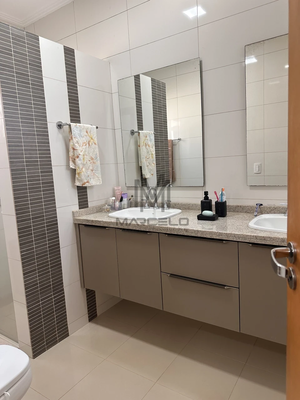 Imagens do imóveis Casa Em Condomínio À Venda Condomínio Royal Forest Londrina