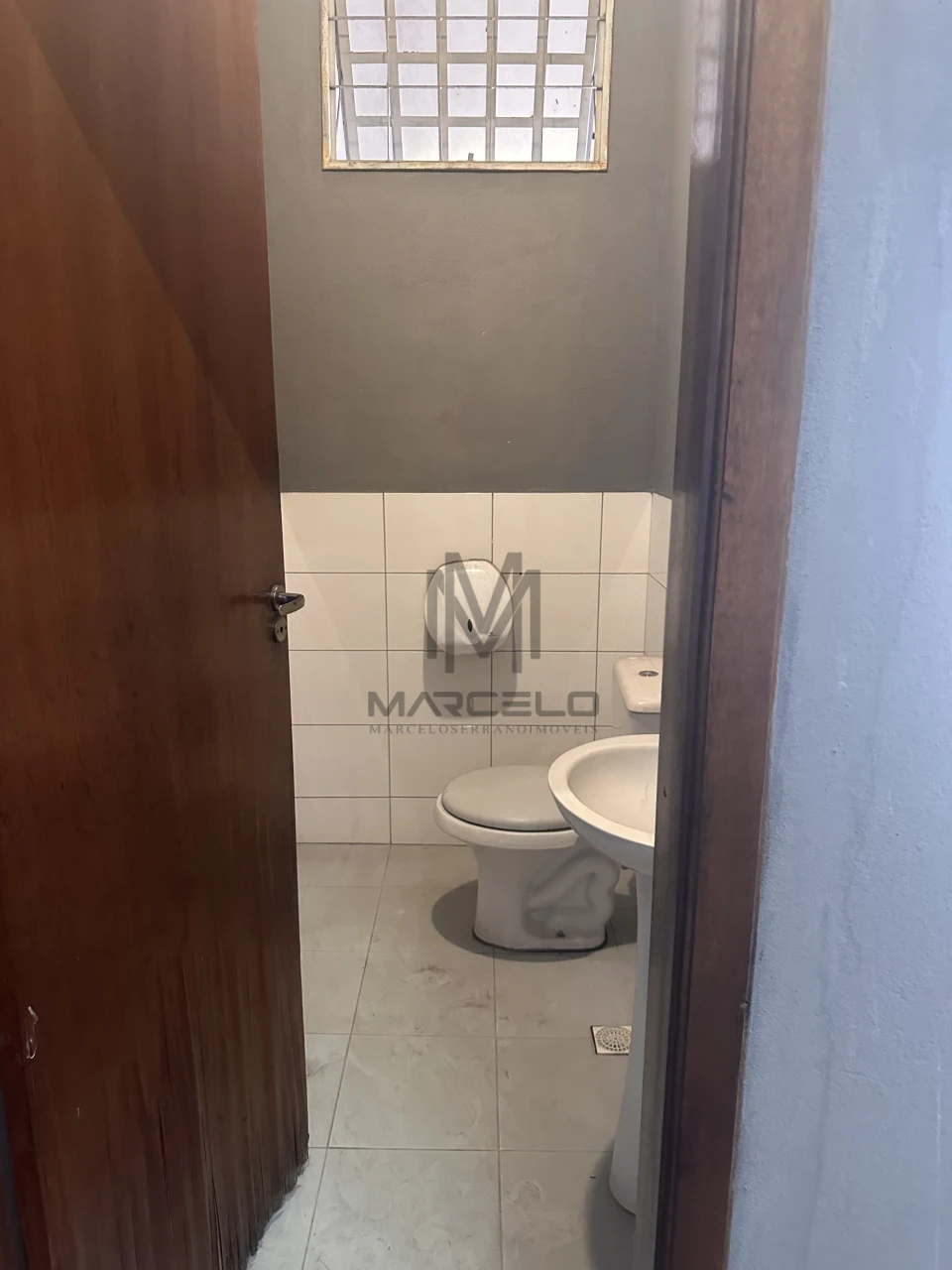 Imagens do imóveis Sobre comercial à venda com 485m2 útil.
