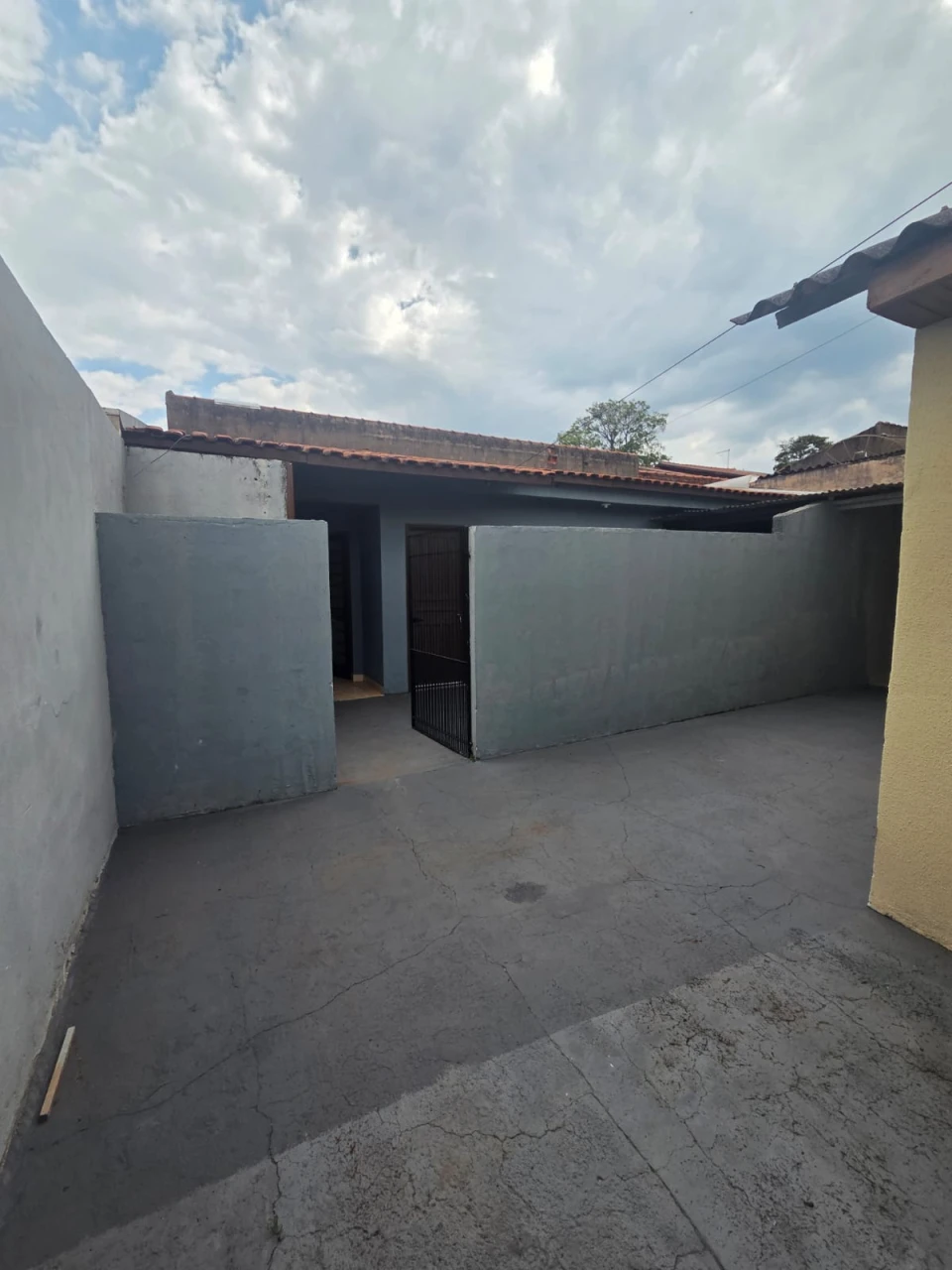Imagens do imóveis CASA DE FUNDO JARDIM PRIMAVERA
