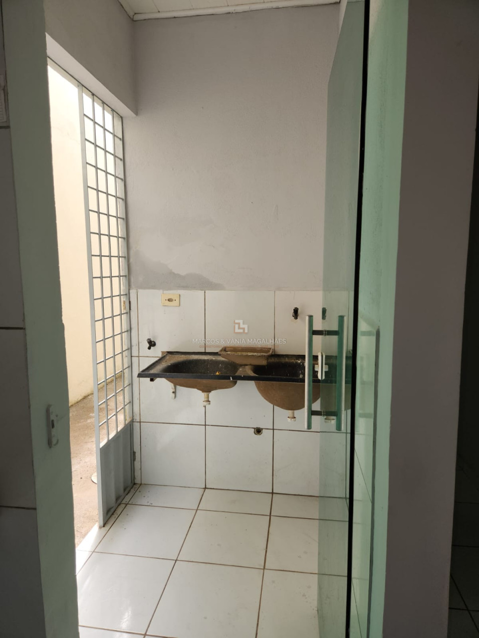 Imagens do imóveis Casa com 3/4 sendo um suite, garagem, sala, cozinha, área de serviço