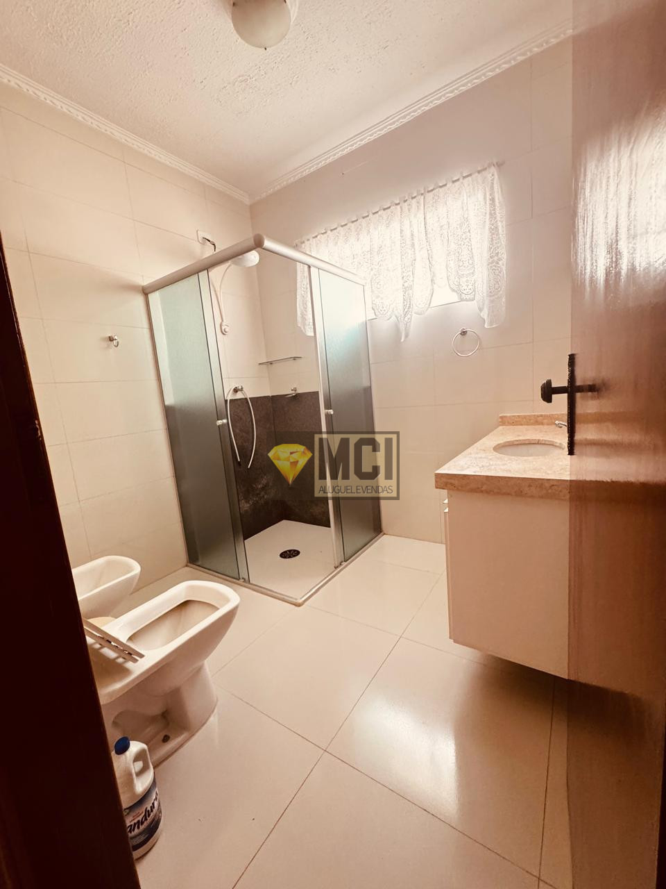 Imagens do imóveis CASA DE 2 DORMITÓRIOS - VILA REAL