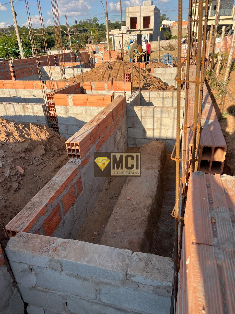 Imagens do imóveis CASA EM FASE DE OBRA