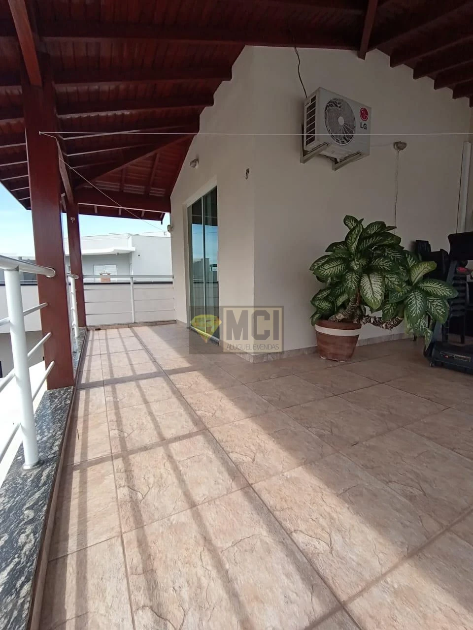 Imagens do imóveis CASA REAL PARK LOCAÇÃO E VENDA