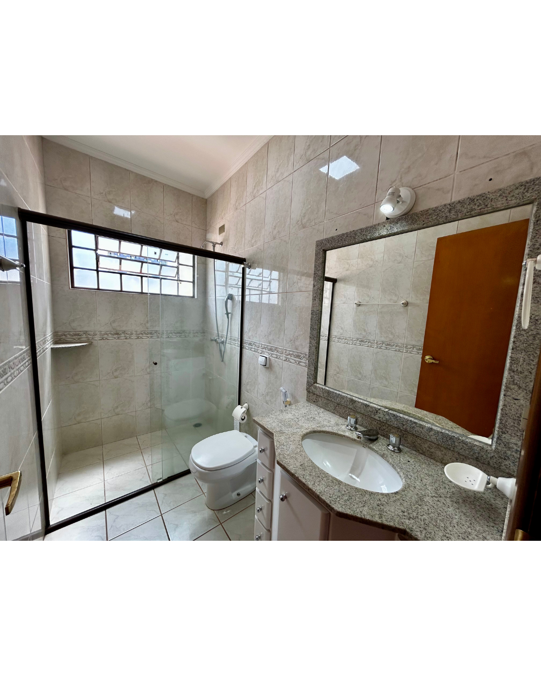 Imagens do imóveis Casa com 4 dormitórios à venda, 330 m² por R$ 1.550.000,00 - Próximo ao Lago - Monções - Londrina/PR