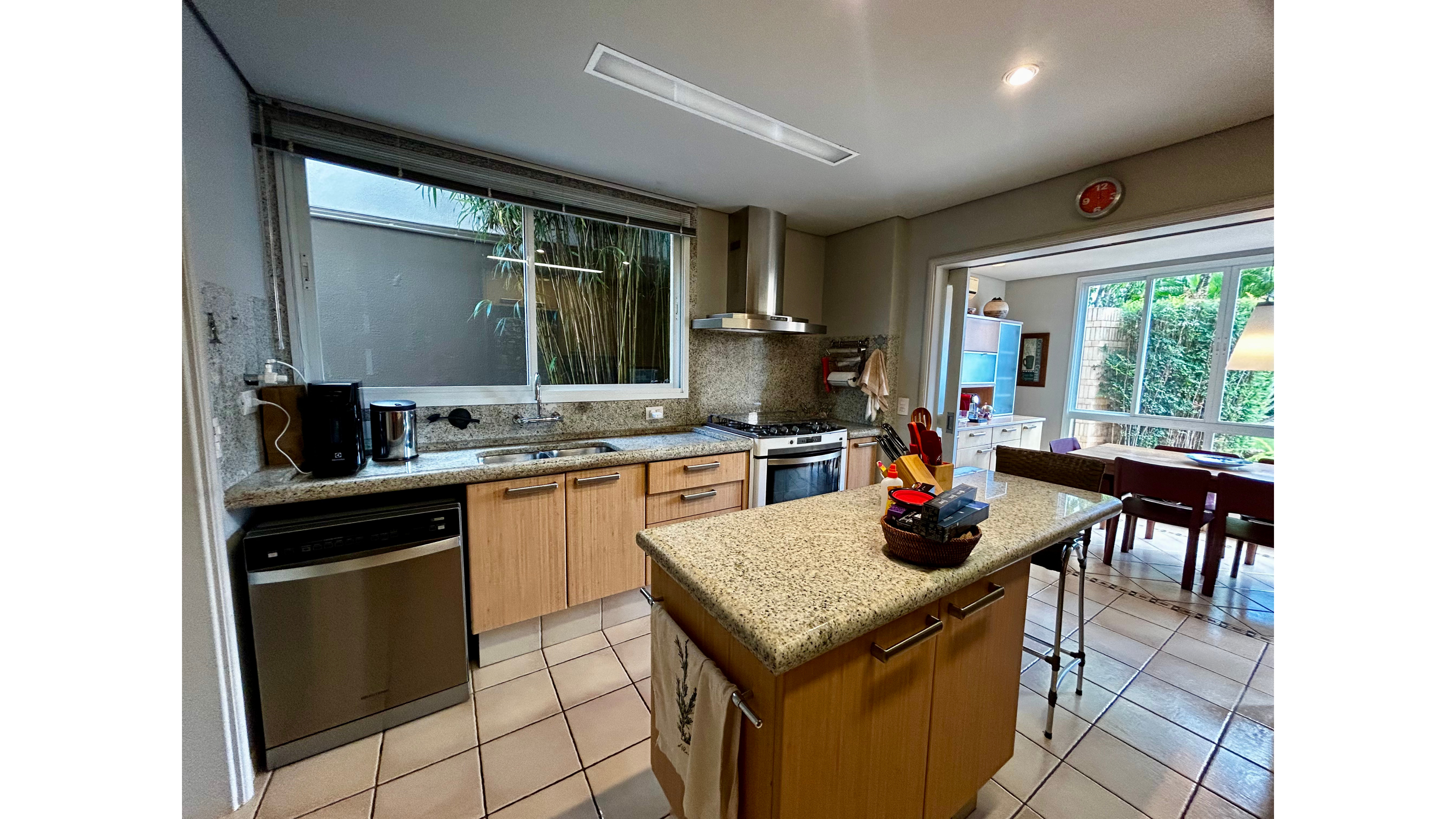 Imagens do imóveis Casa com 4 dormitórios à venda, 700 m² por R$ 3.850.000,00 - Condomínio Recanto Pitanguá - Londrina/PR