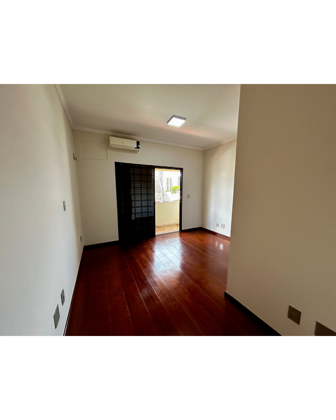 Imagens do imóveis Casa com 4 dormitórios à venda, 330 m² por R$ 1.550.000,00 - Próximo ao Lago - Monções - Londrina/PR