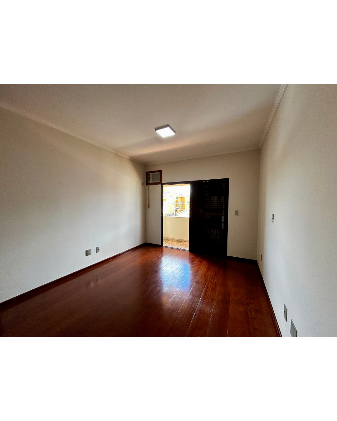 Imagens do imóveis Casa com 4 dormitórios à venda, 330 m² por R$ 1.550.000,00 - Próximo ao Lago - Monções - Londrina/PR