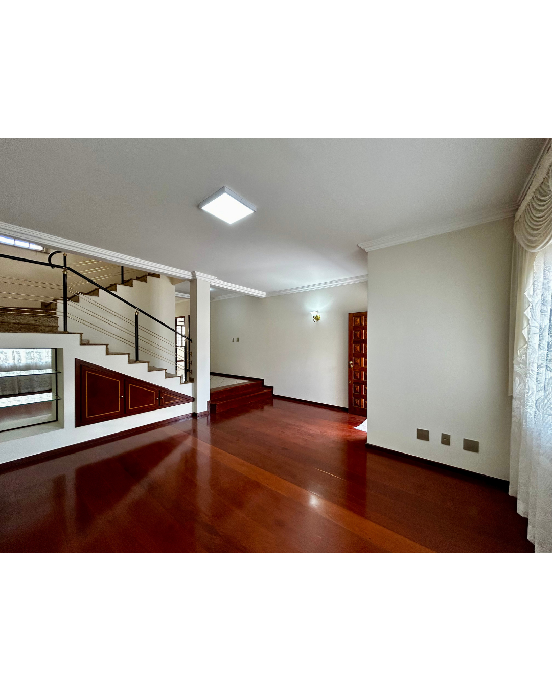 Imagens do imóveis Casa com 4 dormitórios à venda, 330 m² por R$ 1.550.000,00 - Próximo ao Lago - Monções - Londrina/PR