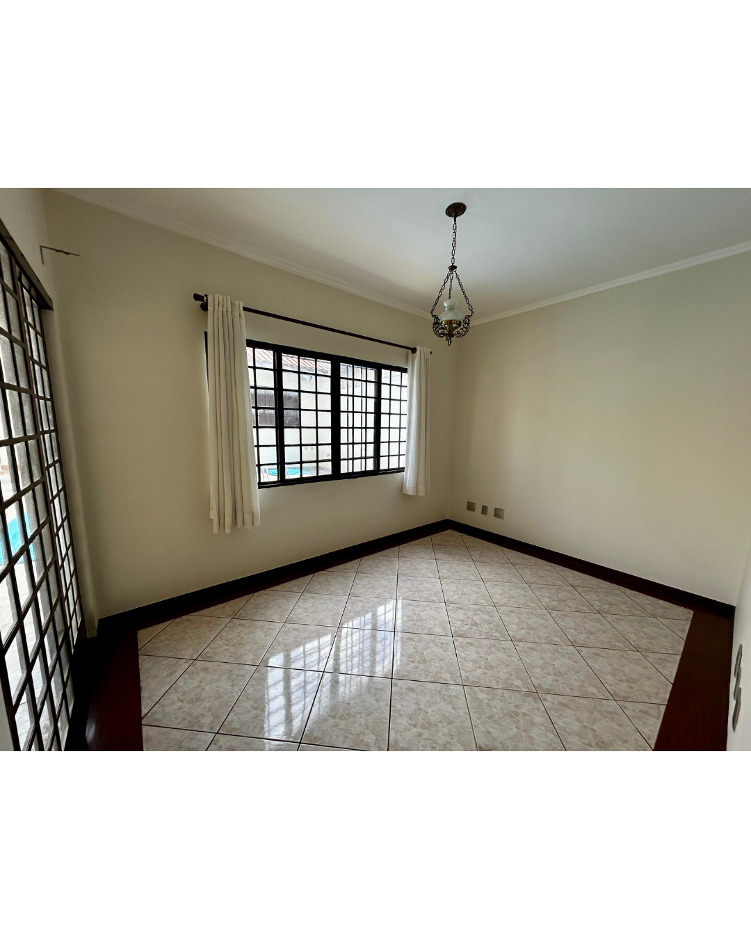 Imagens do imóveis Casa com 4 dormitórios à venda, 330 m² por R$ 1.550.000,00 - Próximo ao Lago - Monções - Londrina/PR