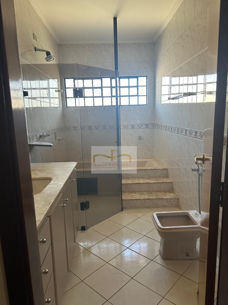 CASA - SOBRADO - PRÓXIMA AO LAGO Imagens do imóveis CASA - SOBRADO - PRÓXIMA AO LAGO