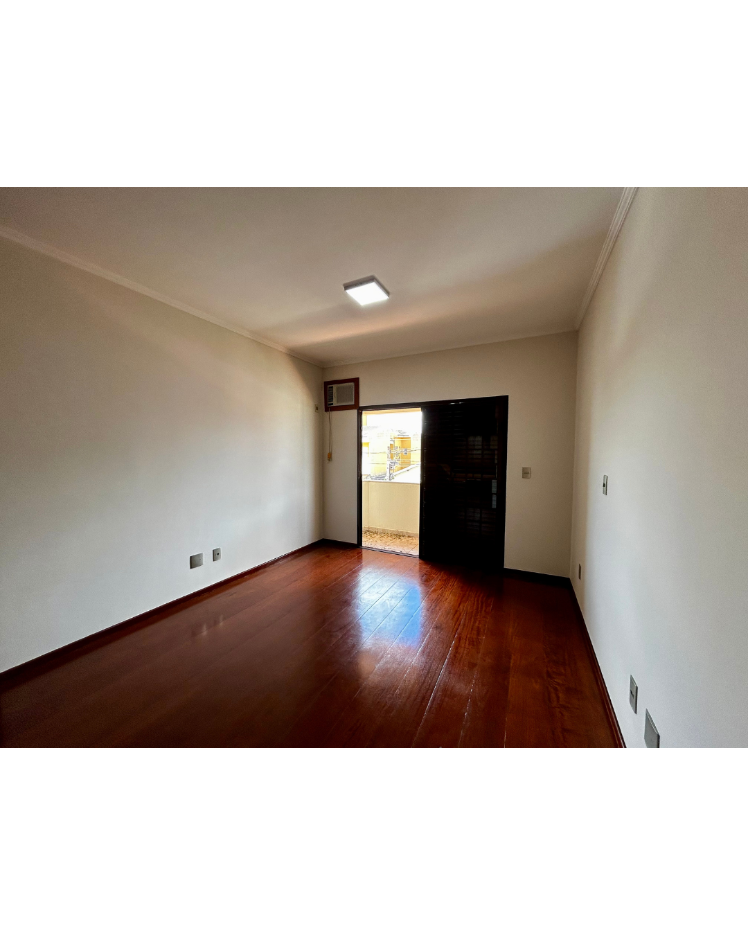 Imagens do imóveis Casa com 4 dormitórios à venda, 330 m² por R$ 1.550.000,00 - Próximo ao Lago - Monções - Londrina/PR
