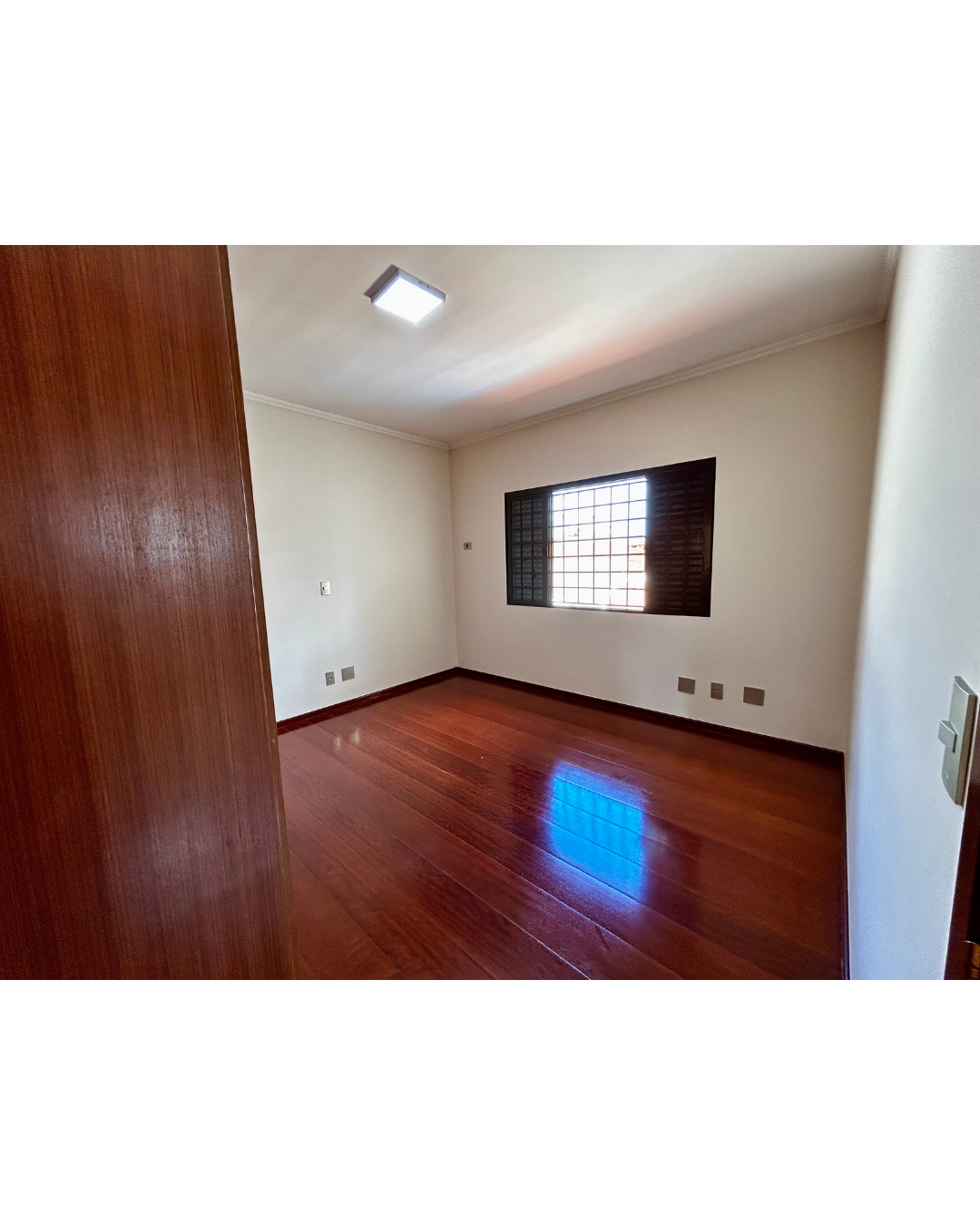 Imagens do imóveis Casa com 4 dormitórios à venda, 330 m² por R$ 1.550.000,00 - Próximo ao Lago - Monções - Londrina/PR