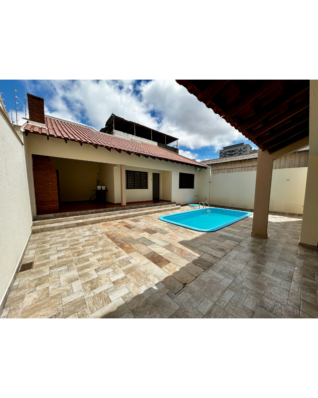 Imagens do imóveis Casa com 4 dormitórios à venda, 330 m² por R$ 1.550.000,00 - Próximo ao Lago - Monções - Londrina/PR