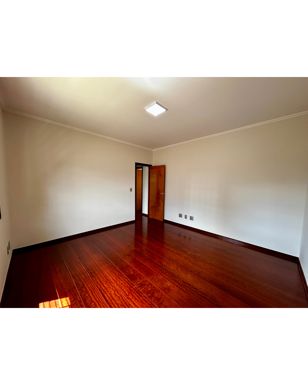 Imagens do imóveis Casa com 4 dormitórios à venda, 330 m² por R$ 1.550.000,00 - Próximo ao Lago - Monções - Londrina/PR