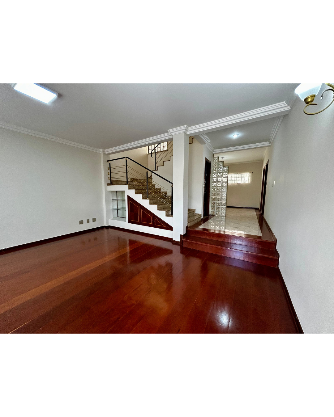 Imagens do imóveis Casa com 4 dormitórios à venda, 330 m² por R$ 1.550.000,00 - Próximo ao Lago - Monções - Londrina/PR